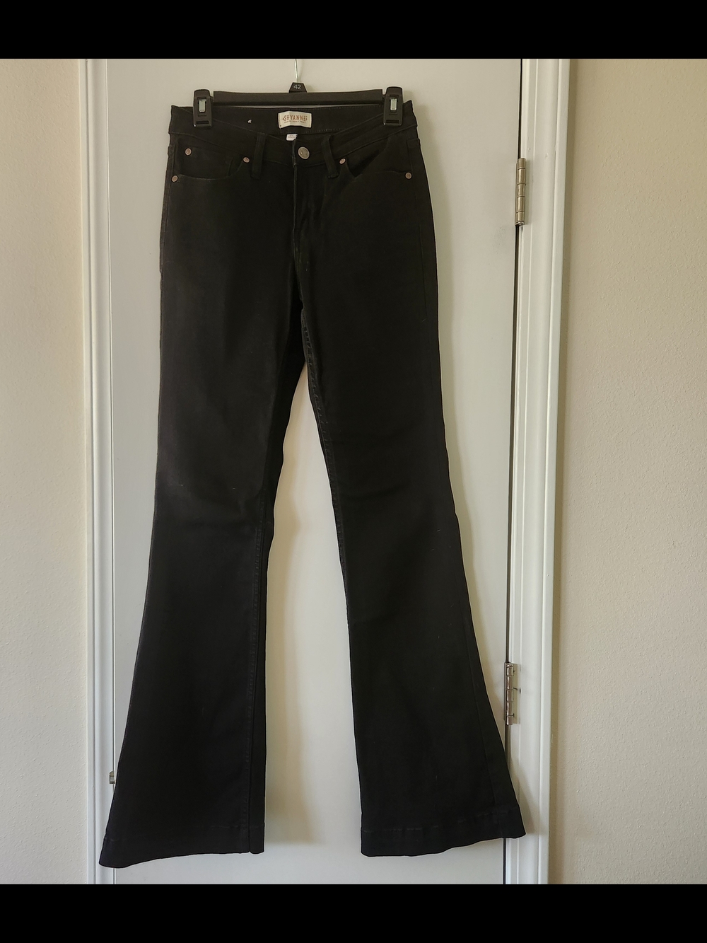 Shyanne Black Flare Jeans with Classic Five-Pocket Cut